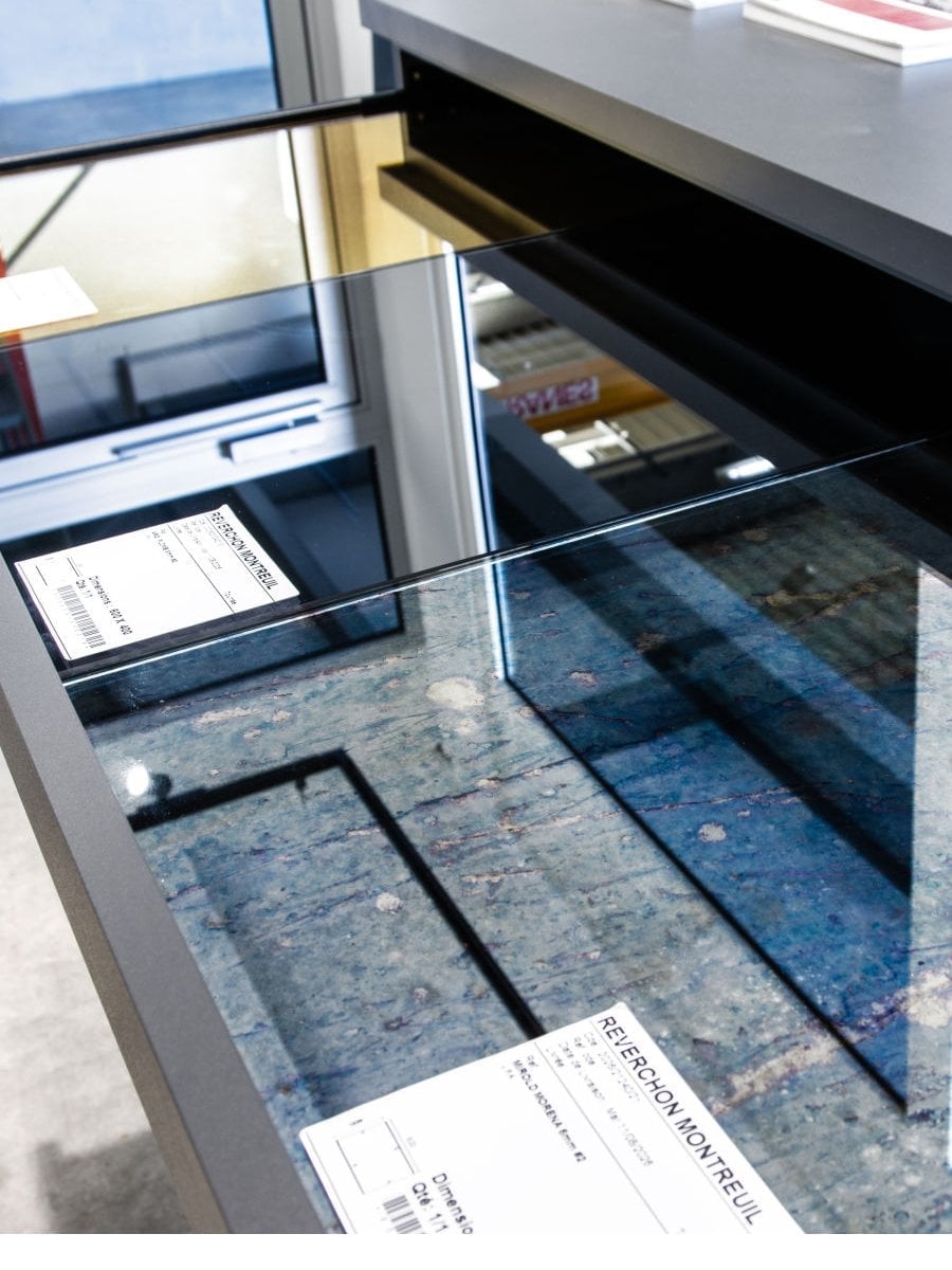 Présentation de produits Reverchon dans le showroom